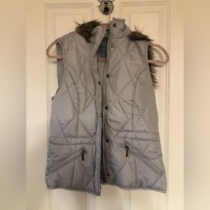 Laura Scott Women’s grey puffer vest